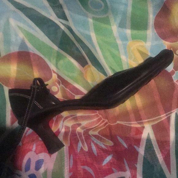 Black 2 inch heel - Picture 2 of 3